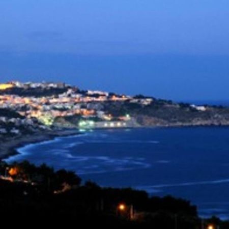 Casa Vacanze La Casa Di Katia Castro  المظهر الخارجي الصورة